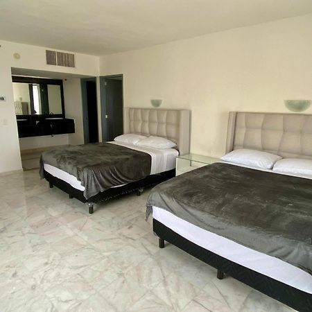 Condo In Ocean Front Resort Канкун Номер фото