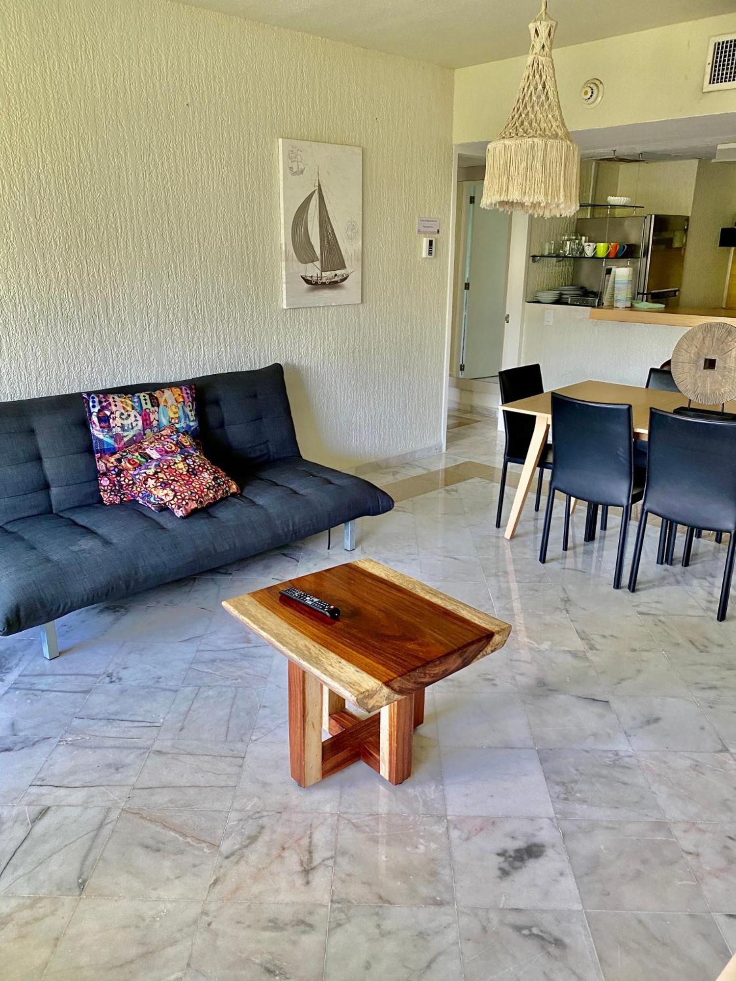 Condo In Ocean Front Resort Канкун Номер фото