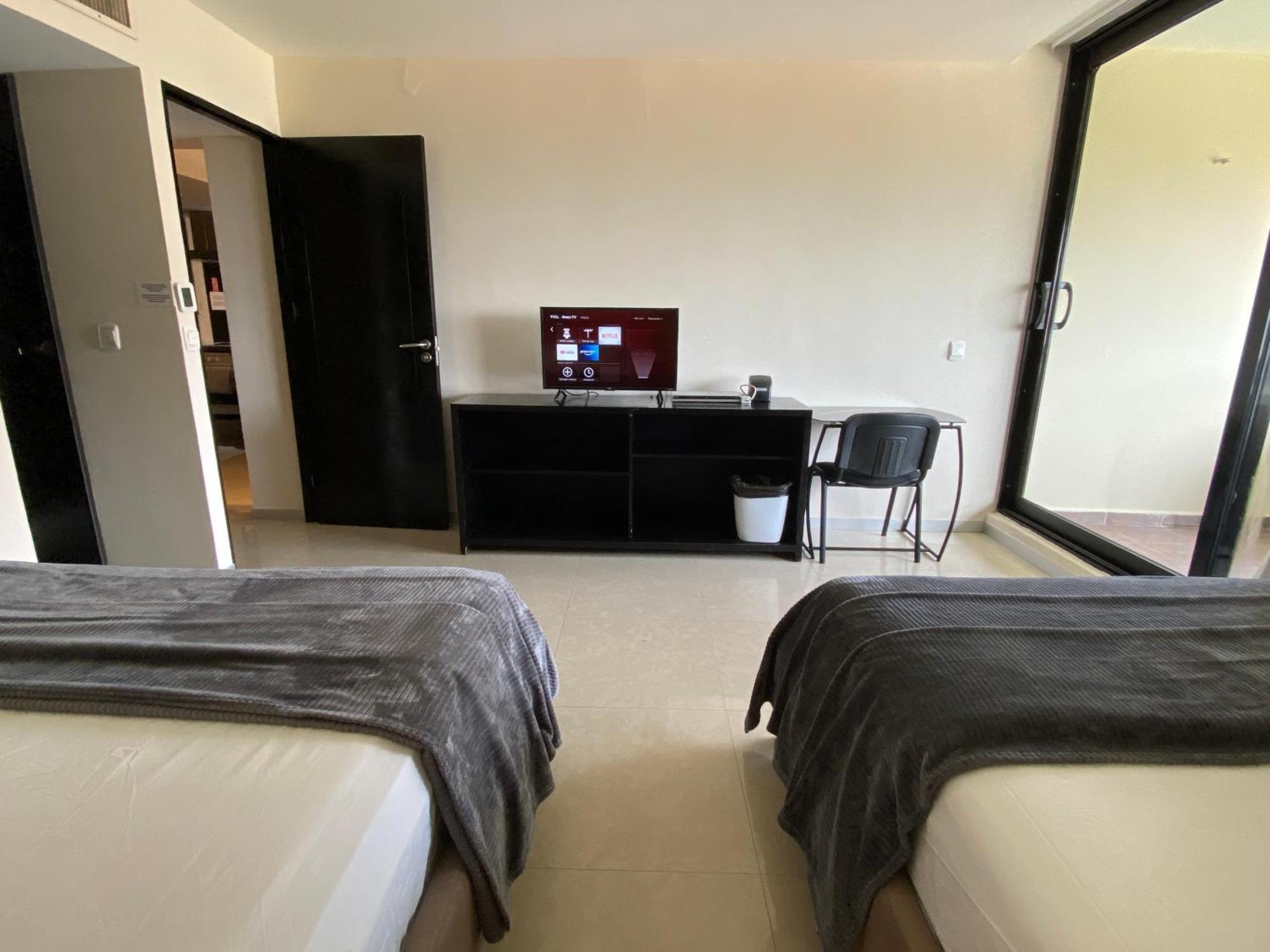 Condo In Ocean Front Resort Канкун Номер фото