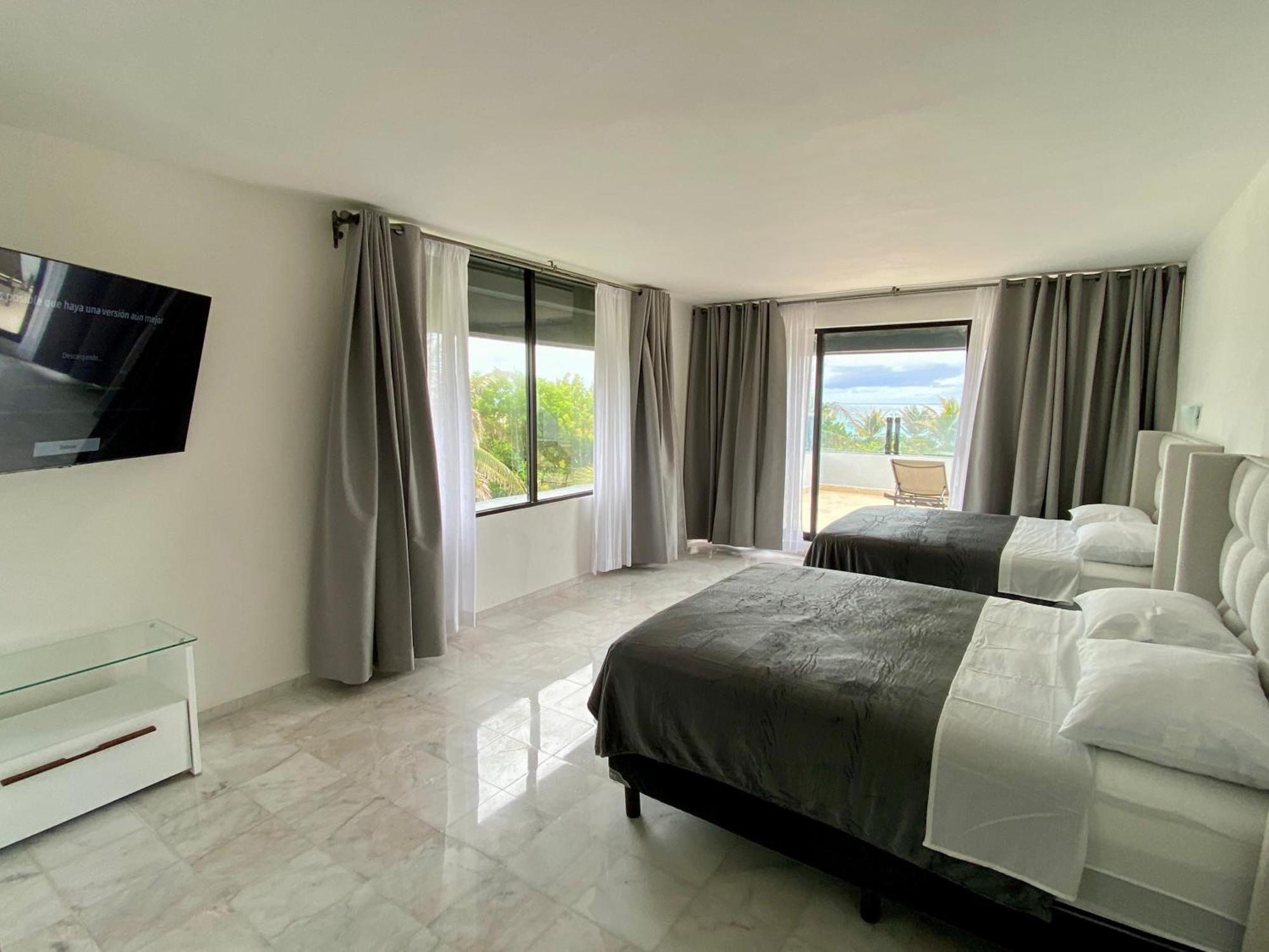 Condo In Ocean Front Resort Канкун Номер фото
