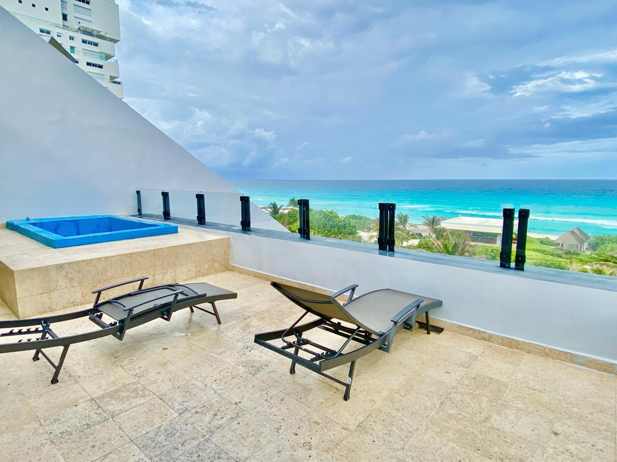 Condo In Ocean Front Resort Канкун Номер фото