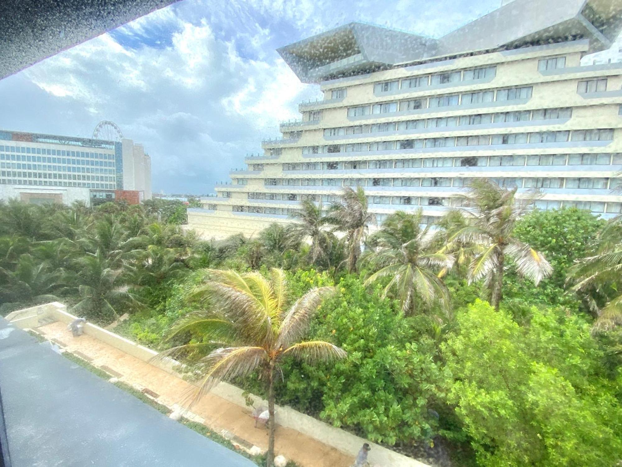 Condo In Ocean Front Resort Канкун Номер фото
